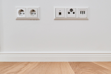 Detail-Elektrik - Aufwendig sanierte 2-Zimmerwohnung mit großem Balkon und Einbauküche