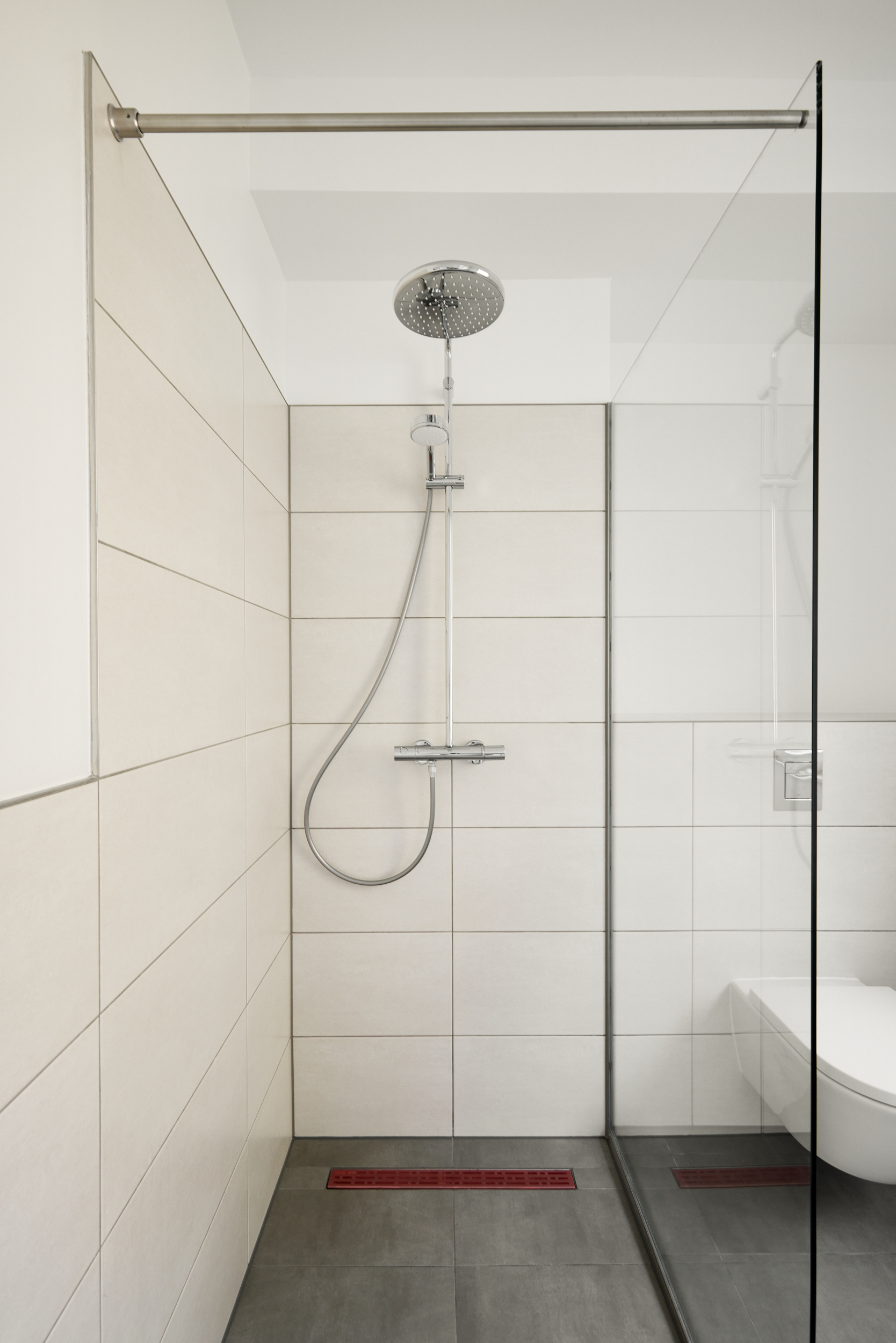 Badezimmer Walk In Dusche - Exklusive Neubauwohnung zum Erstbezug mit Balkon und Einbauküche