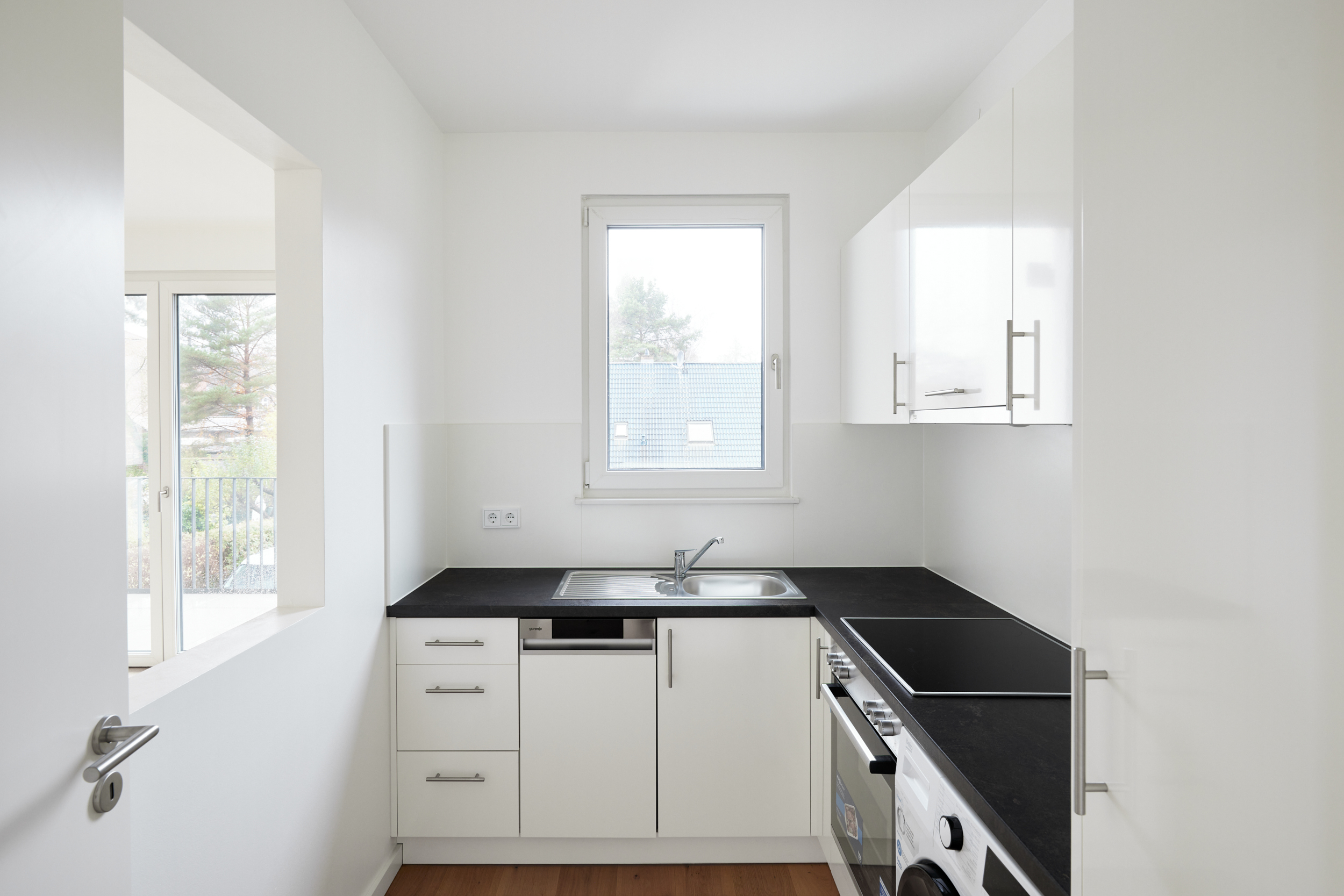 Einbauküche_ - Exklusive Neubauwohnung zum Erstbezug mit Balkon und Einbauküche