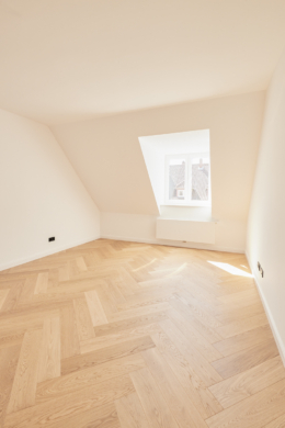 Wohnzimmer - 3-Zimmerwohnung mit großem Balkon, Einbauküche und Tageslicht Badezimmer – Hannover List