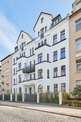 Außenansicht_ - 3-Zimmerwohnung mit großem Balkon, Einbauküche und Tageslicht Badezimmer – Hannover List