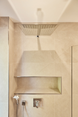 Badezimmer-Rainshower - 3-Zimmerwohnung mit großem Balkon, Einbauküche und Tageslicht Badezimmer – Hannover List