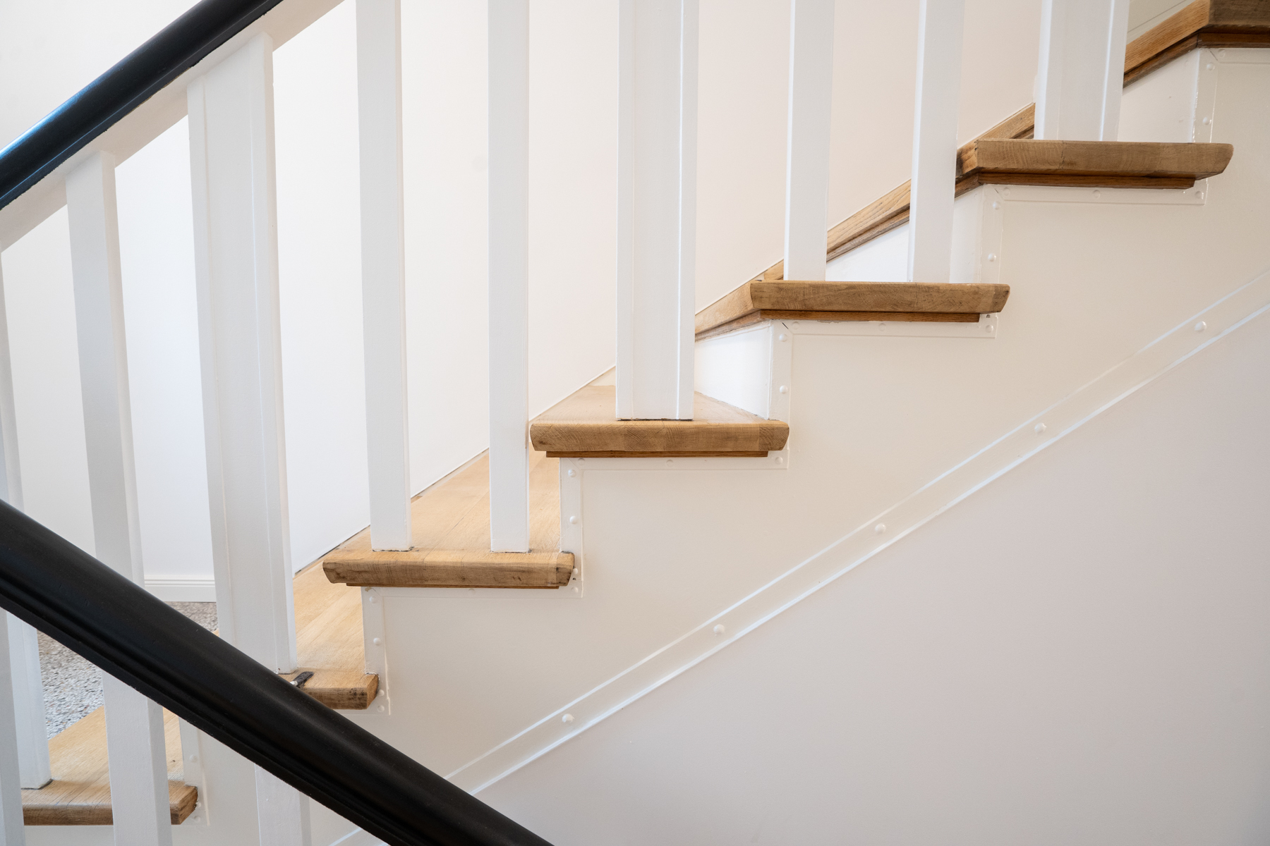 Treppe - *VERKAUFT* 12 Wohnungen – Erstbezug nach Sanierung