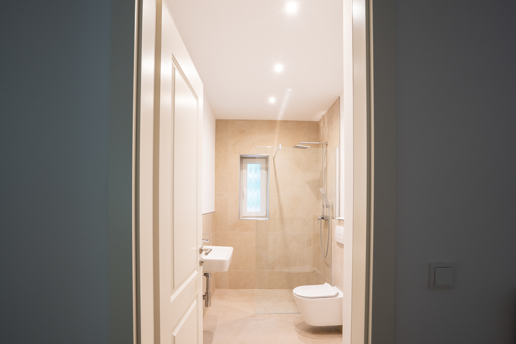 Bad-Deckenspots - *VERKAUFT* 12 Wohnungen – Erstbezug nach Sanierung