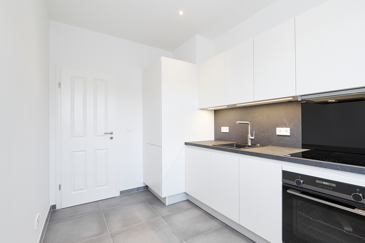 Küche - Hochwertig sanierte 3-Zimmerwohnung zum Erstbezug in Berlin Spandau