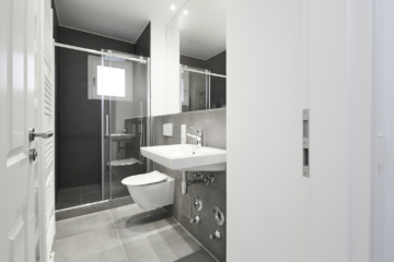 Badezimmer_ - Hochwertig sanierte 3-Zimmerwohnung zum Erstbezug in Berlin Spandau