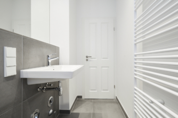 Badezimmer - Hochwertig sanierte 3-Zimmerwohnung zum Erstbezug in Berlin Spandau