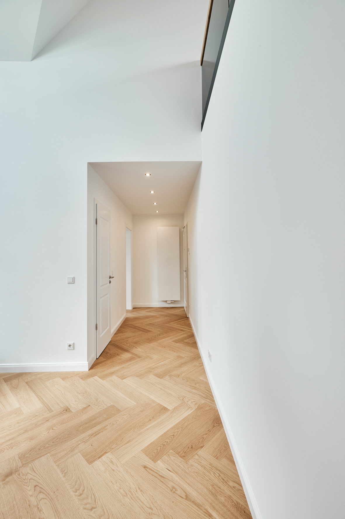 Blick zum EIngang Untergeschoss - Erstbezug – Penthouse mit Zwei Terrassen und exklusiver Ausstattung