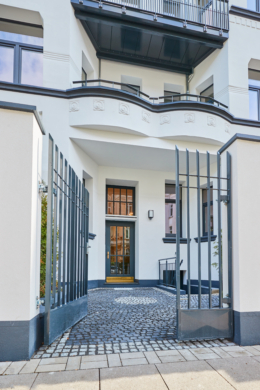 Hauseingang - Erstbezug – Penthouse mit Zwei Terrassen und exklusiver Ausstattung