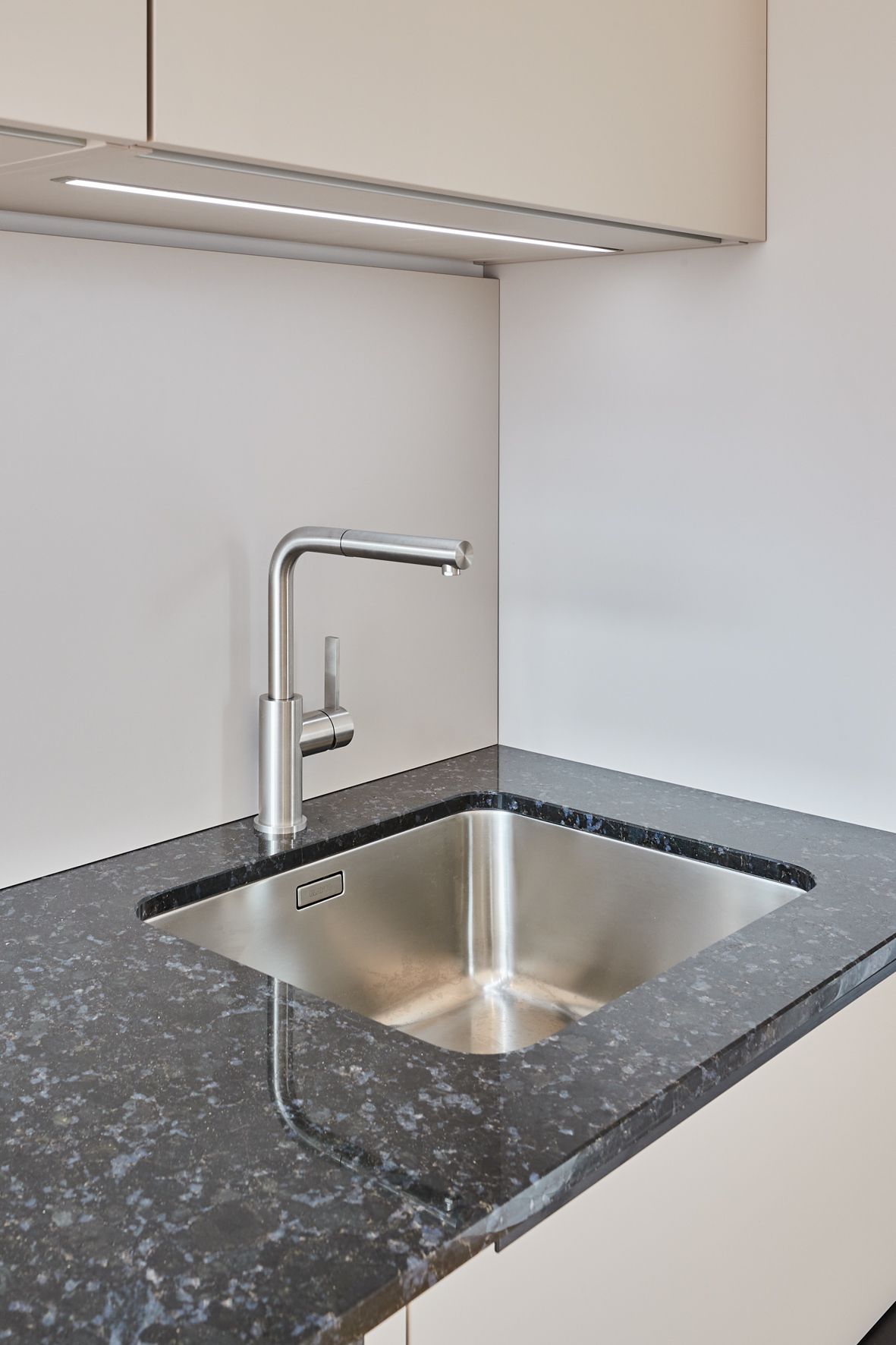 Detail Küchen - Erstbezug – Penthouse mit Zwei Terrassen und exklusiver Ausstattung