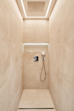 En-suite Bad - Erstbezug – Penthouse mit Zwei Terrassen und exklusiver Ausstattung