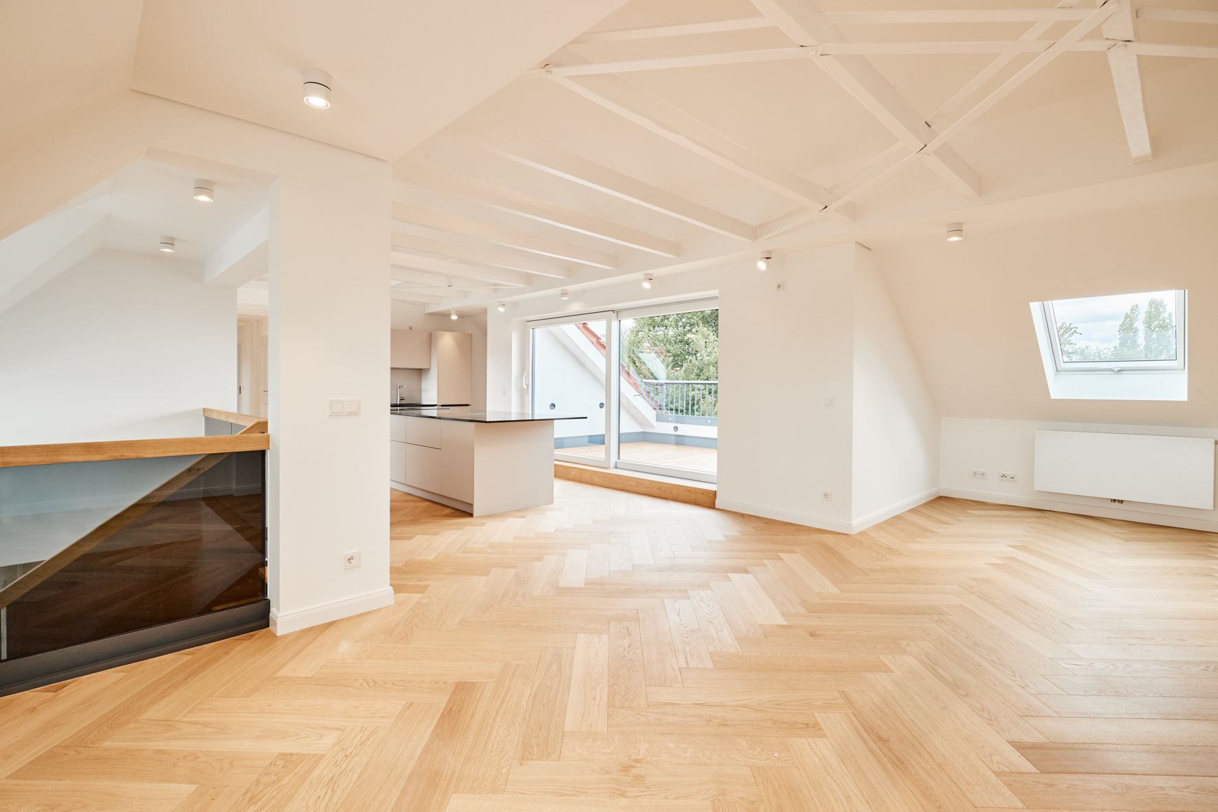 Obergeschoss Blick zur Terrasse 1 - Erstbezug – Penthouse mit Zwei Terrassen und exklusiver Ausstattung