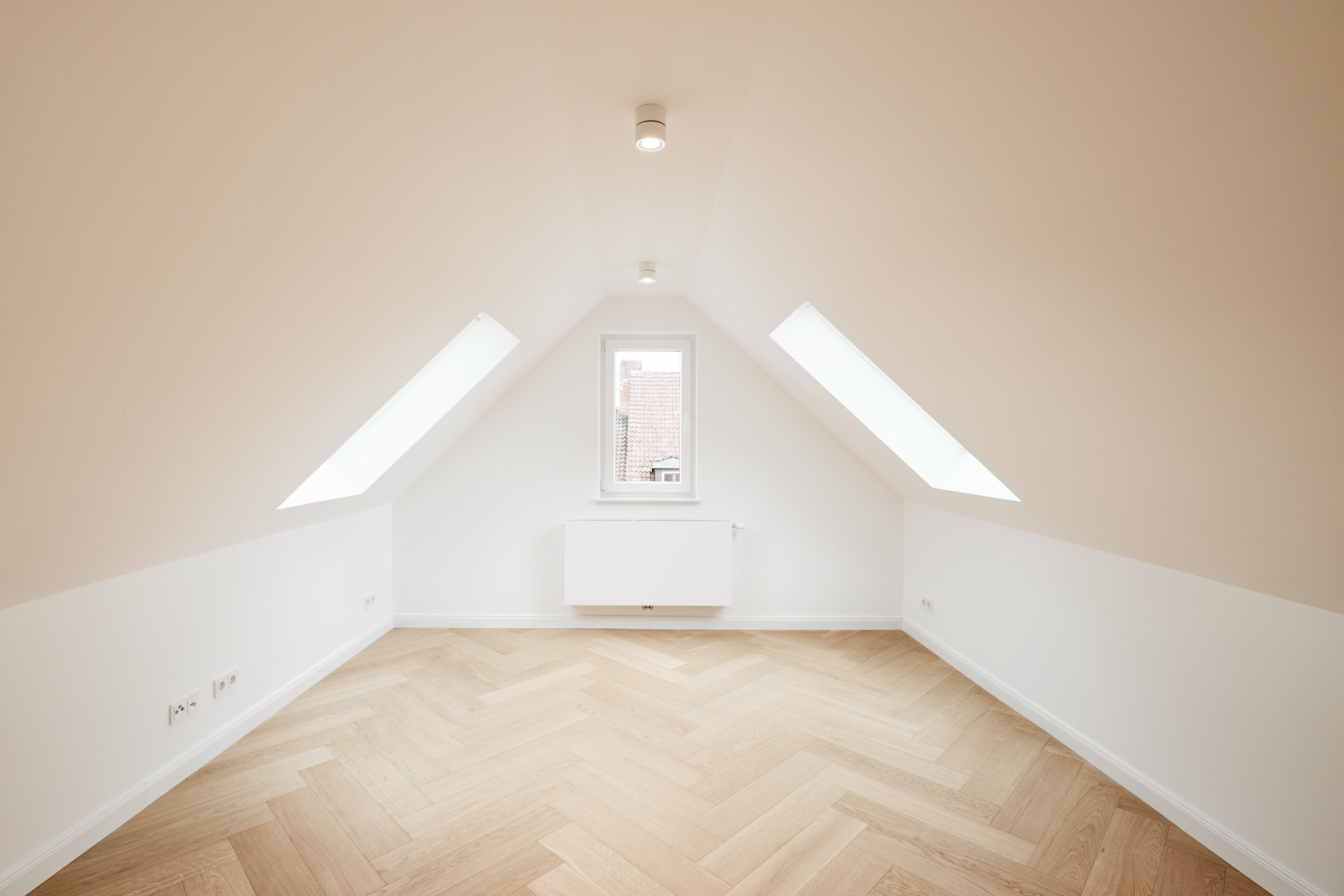 Raum 2 mit Blick - Erstbezug – Penthouse mit Zwei Terrassen und exklusiver Ausstattung