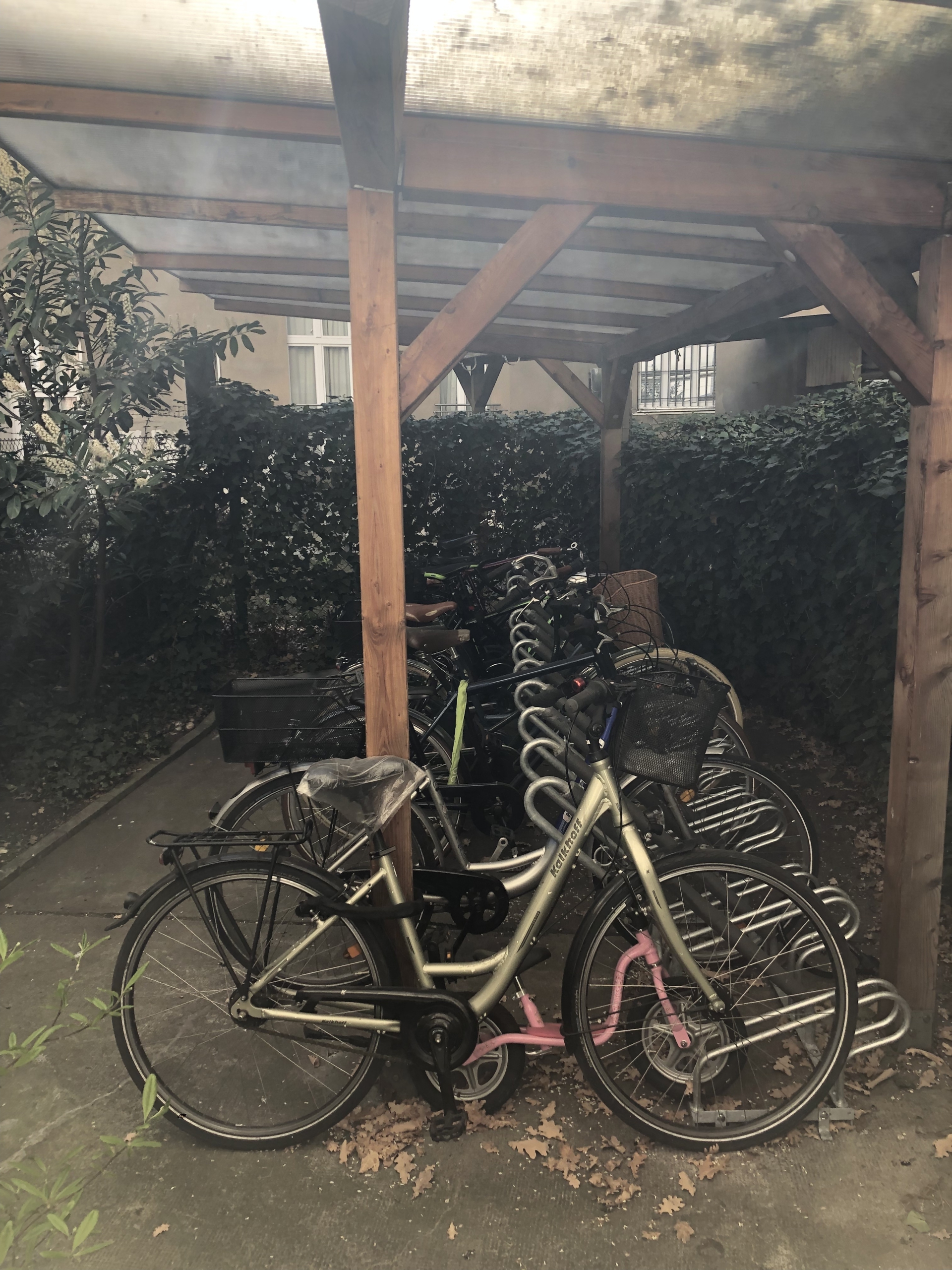 Fahrrad-Stellplatz - *VERKAUFT* 3-Zimmer Erdgeschosswohnung in Schöneberg