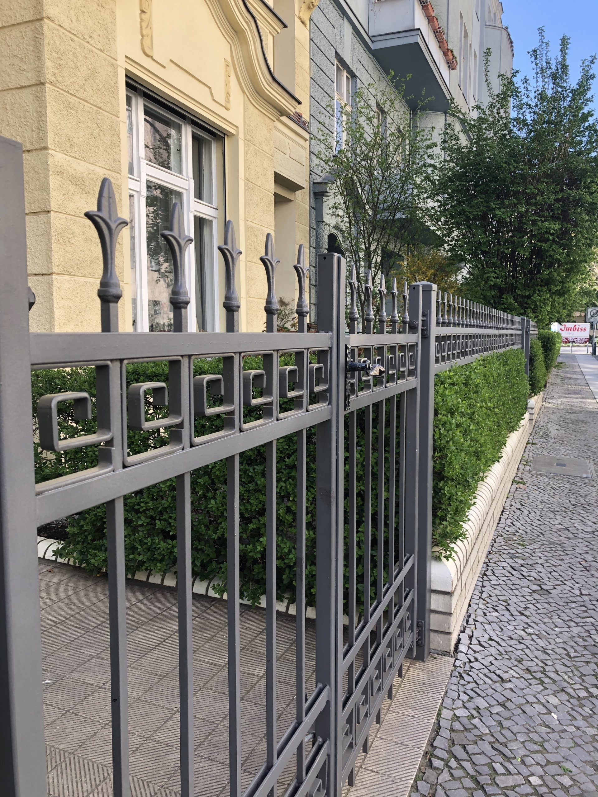 Gartenzaun - *VERKAUFT* 3-Zimmer Erdgeschosswohnung in Schöneberg