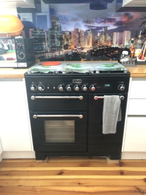 Gas-Elektro Herd - *VERKAUFT* 3-Zimmer Erdgeschosswohnung in Schöneberg