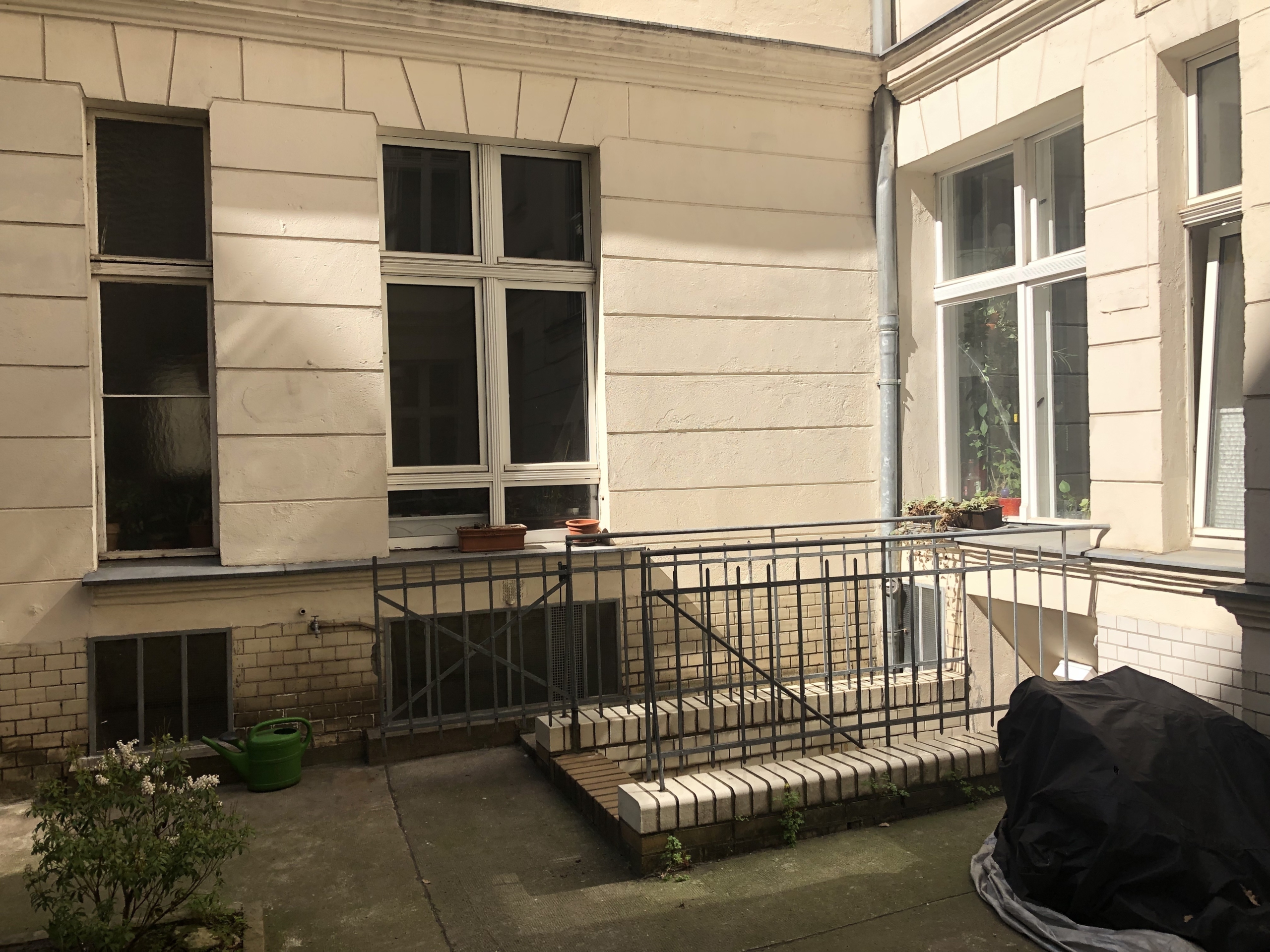 zugang_Keller - *VERKAUFT* 3-Zimmer Erdgeschosswohnung in Schöneberg