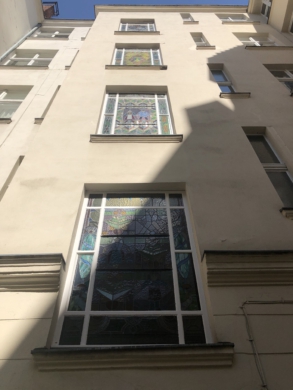 Innenhof_Glaselemente - *VERKAUFT* 3-Zimmer Erdgeschosswohnung in Schöneberg