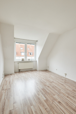 Zimmer 1 - **Verkauft**Exklusive 4-Zimmer-Maisonette Wohnung in der Südstadt am Stephansplatz mit zwei Bädern