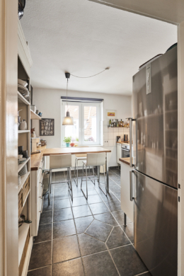 Blick in die Küche - **Verkauft**Exklusive 4-Zimmer-Maisonette Wohnung in der Südstadt am Stephansplatz mit zwei Bädern