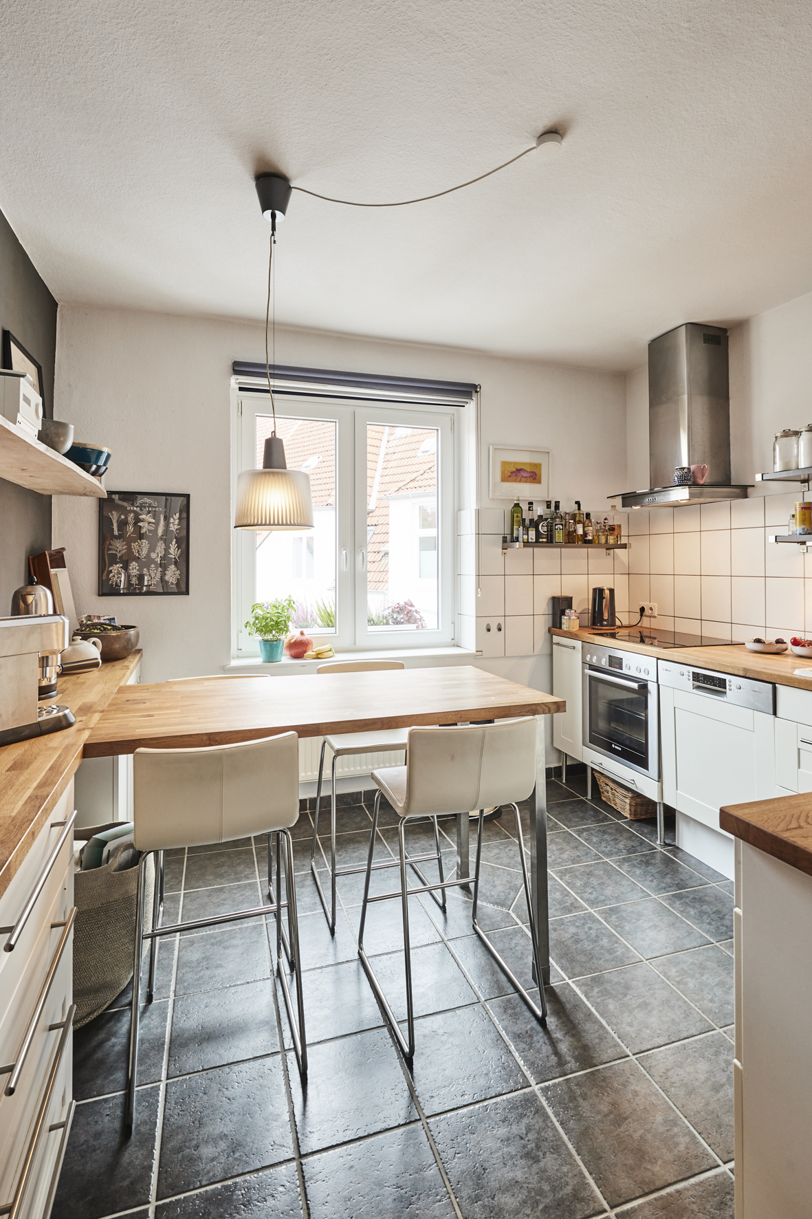 Einbauküche - **Verkauft**Exklusive 4-Zimmer-Maisonette Wohnung in der Südstadt am Stephansplatz mit zwei Bädern