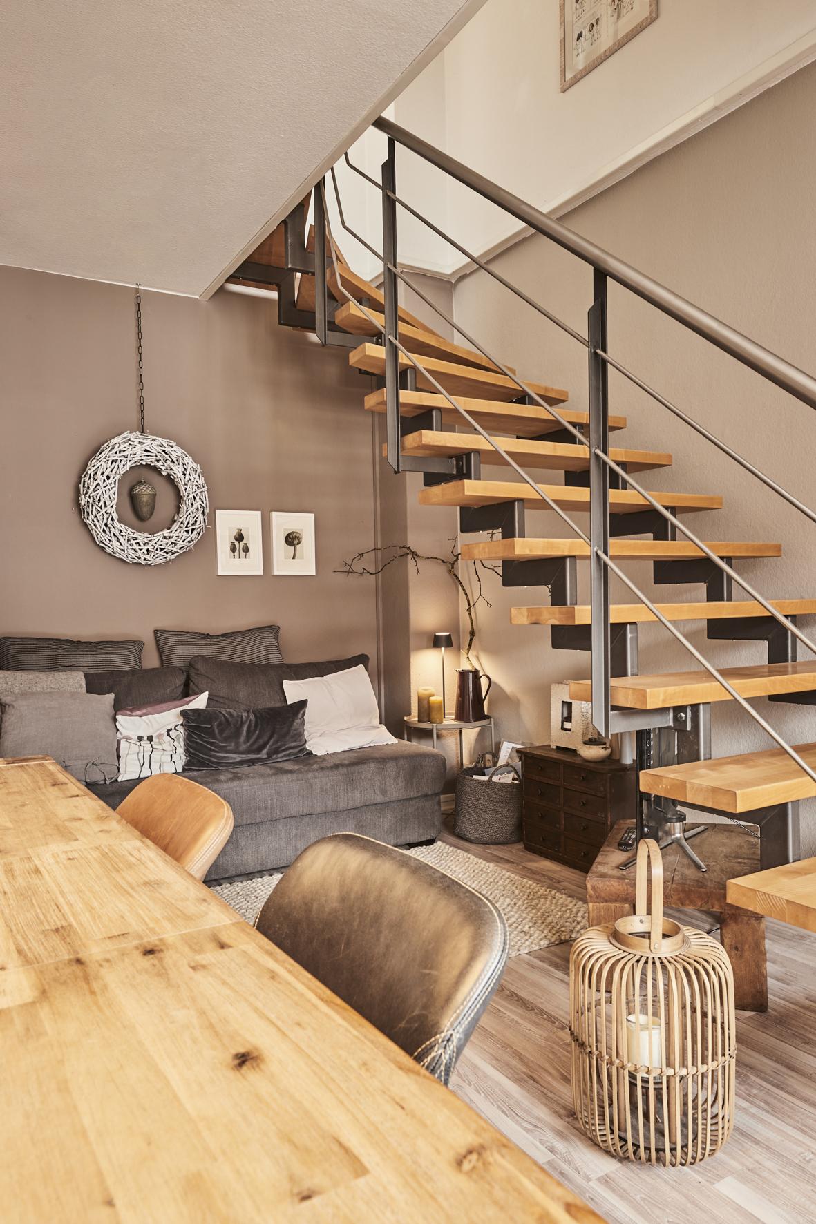 Detail Treppe_ - **Verkauft**Exklusive 4-Zimmer-Maisonette Wohnung in der Südstadt am Stephansplatz mit zwei Bädern