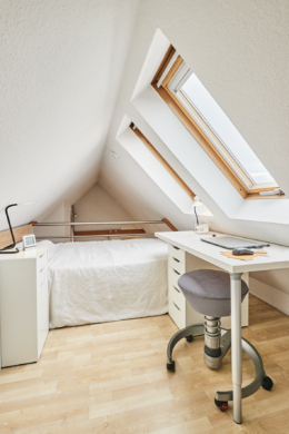 Hochebene-Schlafzimmer - **Verkauft**Exklusive 4-Zimmer-Maisonette Wohnung in der Südstadt am Stephansplatz mit zwei Bädern