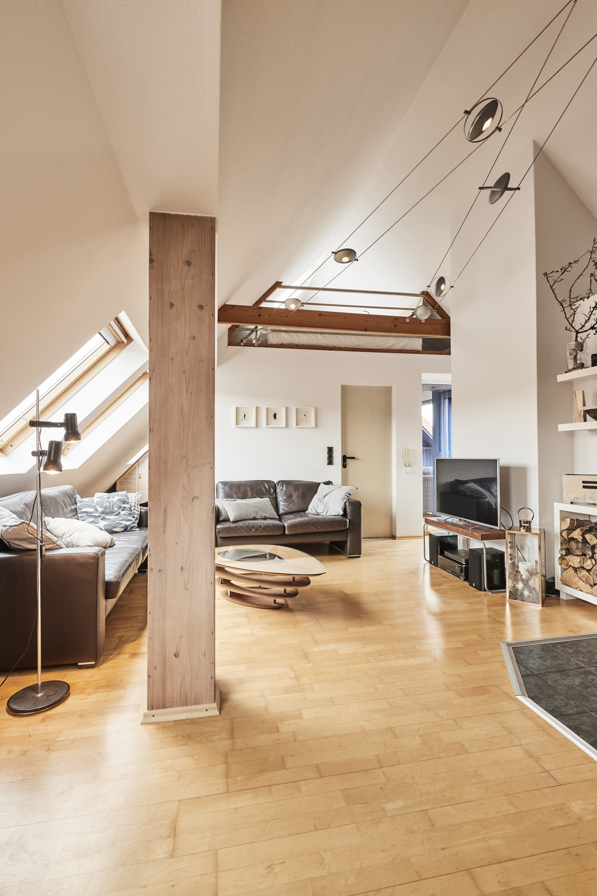 Zugang zum 5.OG - **Verkauft**Exklusive 4-Zimmer-Maisonette Wohnung in der Südstadt am Stephansplatz mit zwei Bädern