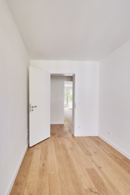 Arbeitszimmer_Kinderzimmer_ - 3-Zimmerwohnung mit Südwest Balkon und Einbauküche in Bestlage Hannover Mitte – Ersbezug