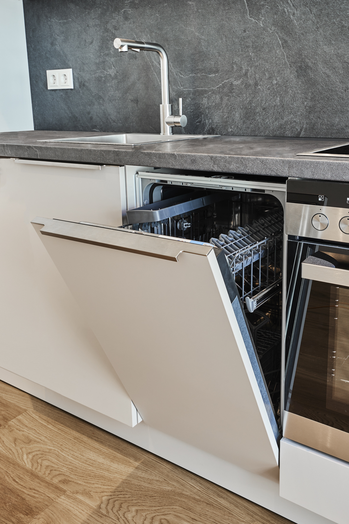 Detail_Küche_2 - 3-Zimmerwohnung mit Südwest Balkon und Einbauküche in Bestlage Hannover Mitte – Ersbezug