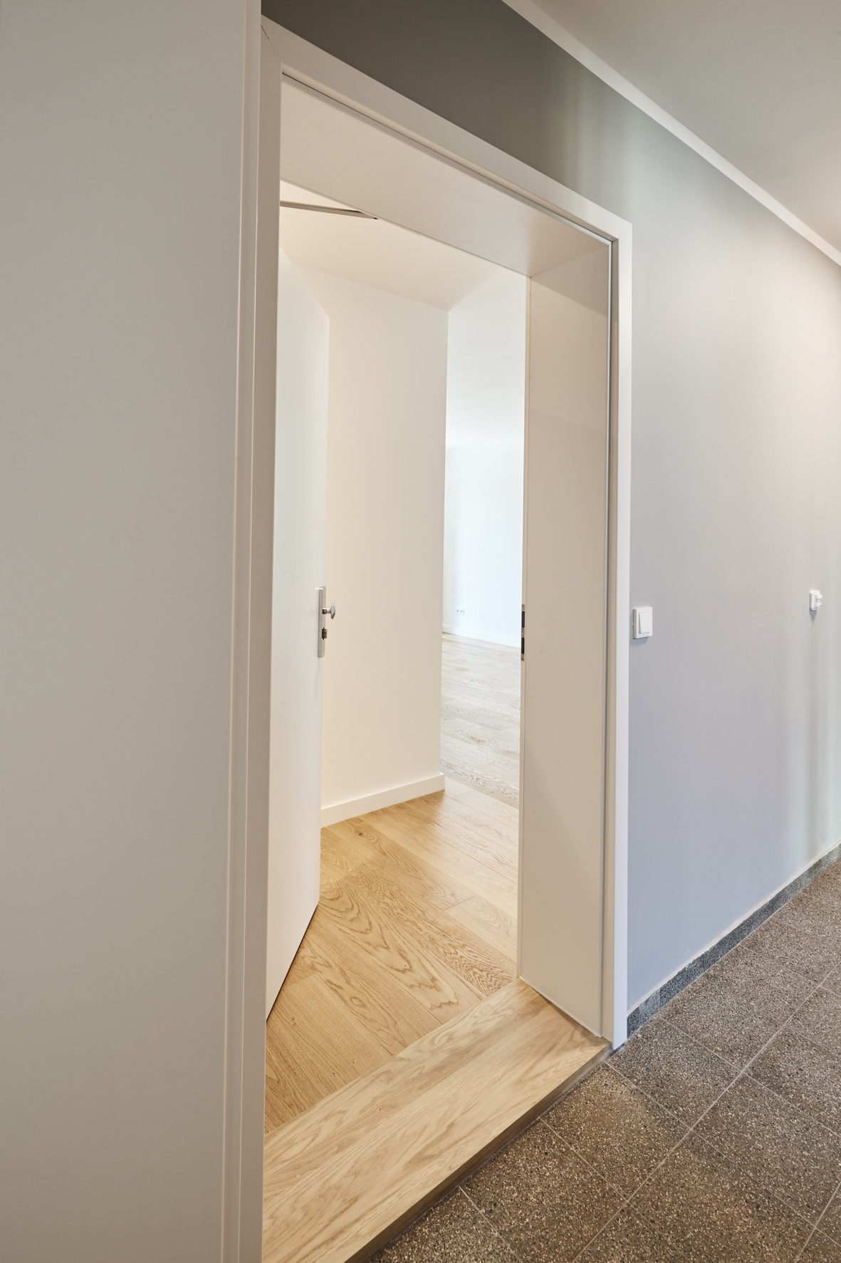 Zugang zur Wohnung - **verkauft**Traumhaftes 2-Zimmerapartment mit Balkon und Einbauküche in Bestlage Hannover