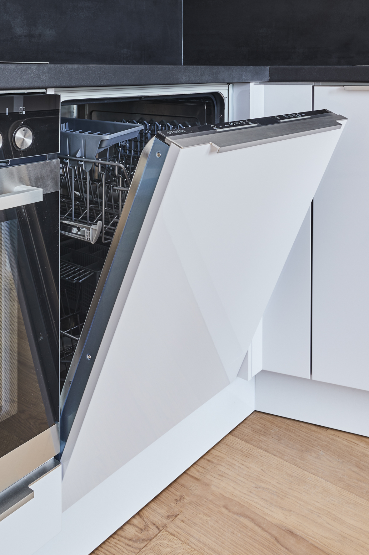 Detail Küche1 - 2-Zimmer mit Balkon und großer Einbauküche in der Nordstadt