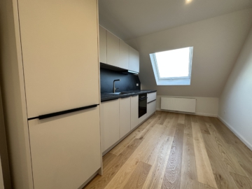 Küche - Vollsanierte 3-Zimmerwohnung mit großem Bad und HWR