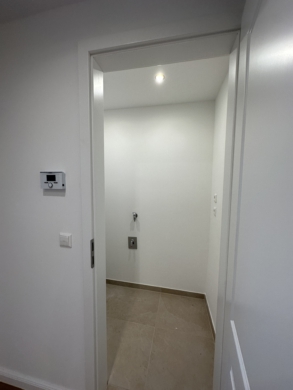 Hauswirtschaftsraum - Vollsanierte 3-Zimmerwohnung mit großem Bad und HWR