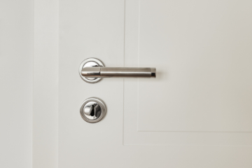 Detail-Tür - !!Verkauft**Familientraum** 5-Zimmerwohnung – Hochwertig saniert mit Einbauküche